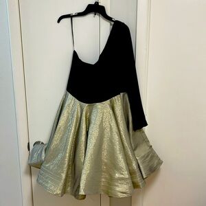 IEENA FOR MAC DUGGAL
Black & Gold One Shoulder A-Line Dress wore once
